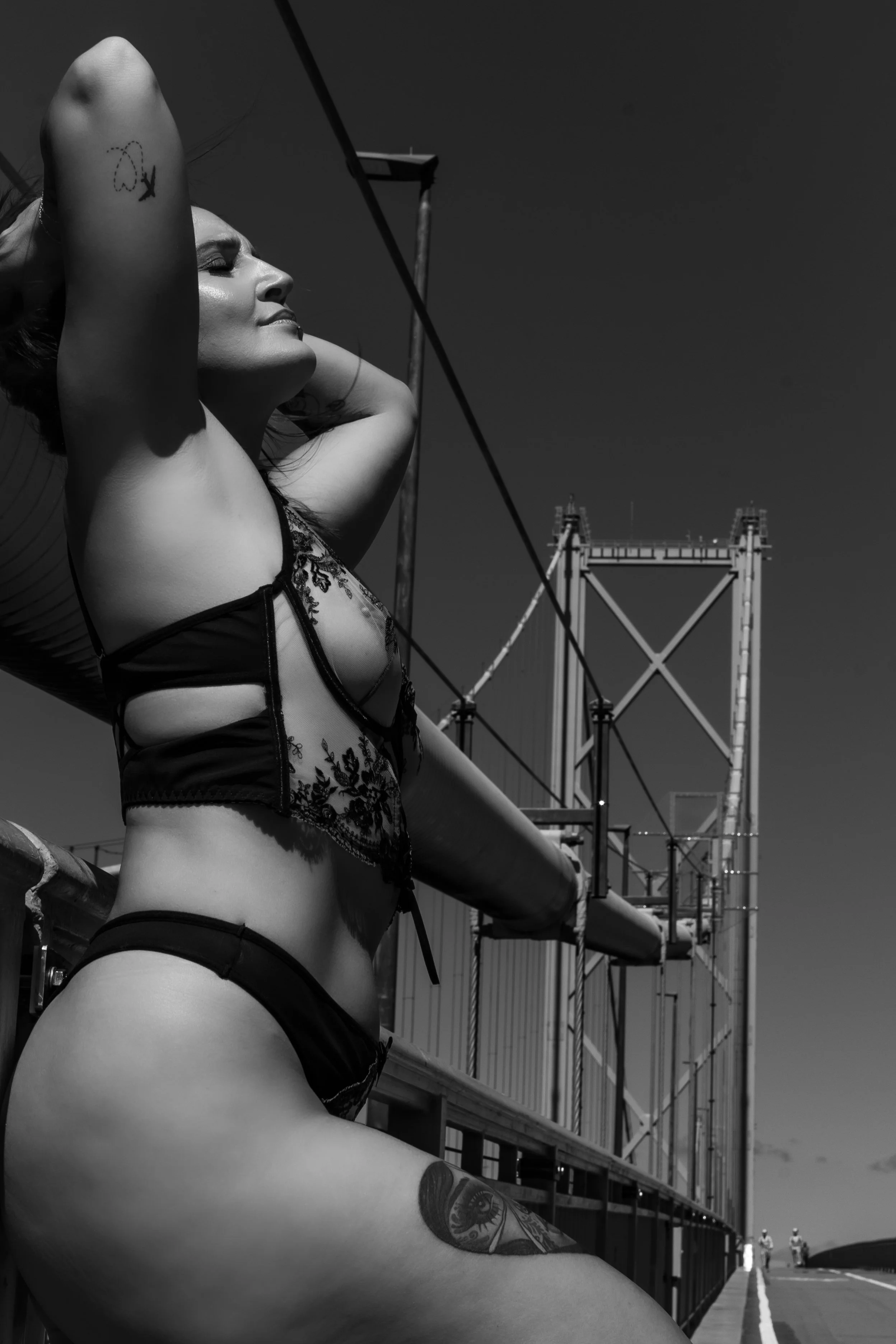 Lisa & Sammy’s Stunning Forth Road Bridge Boudoir Shoot