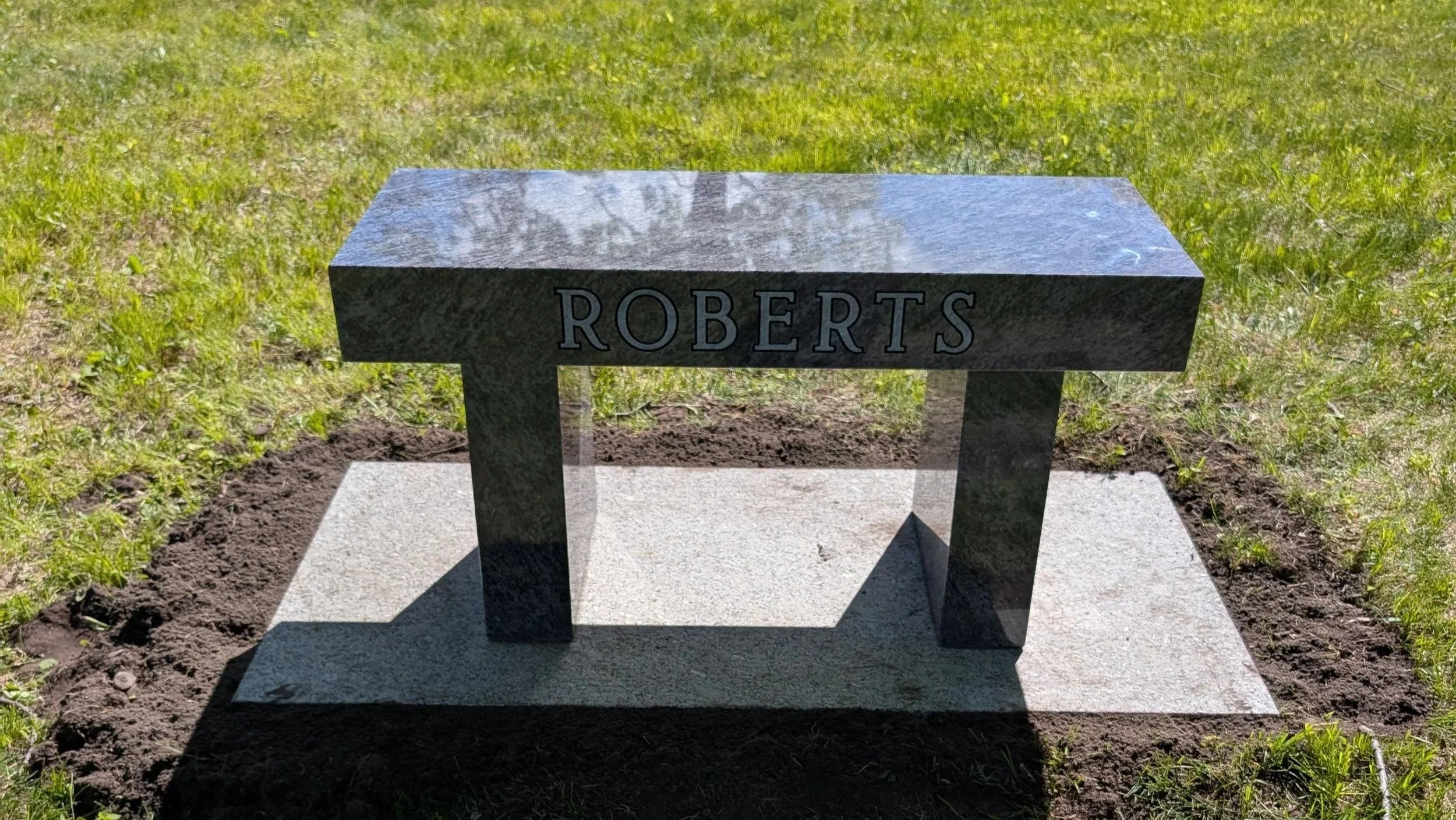 ROBERTS-BENCH_121825-01_062226103555.jpg