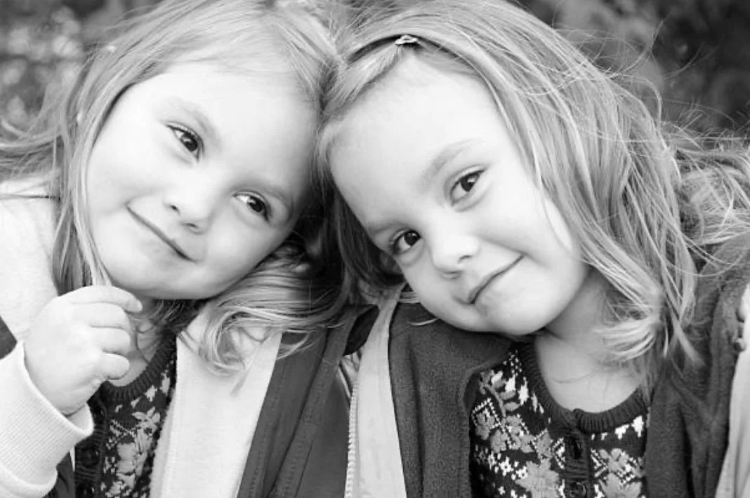 family-photographer-vancouver-kids-twins-2.jpg