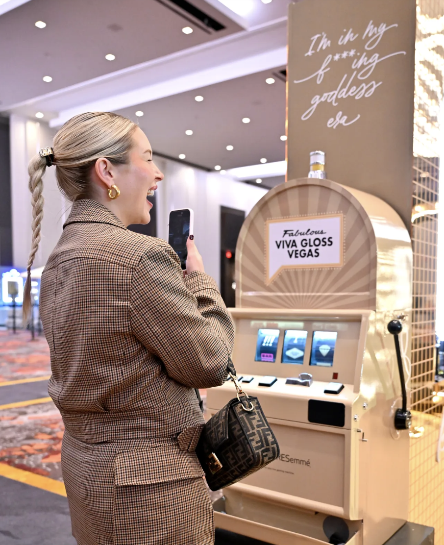 Tresemme: Viva Gloss Vegas