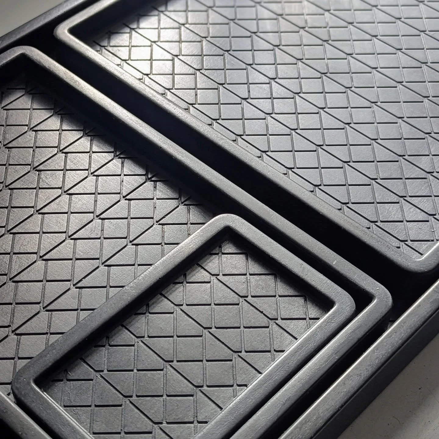 Raking light bringing a surface to life. 

#uhpc #concrete #homedecor #modernhome #organizingtips