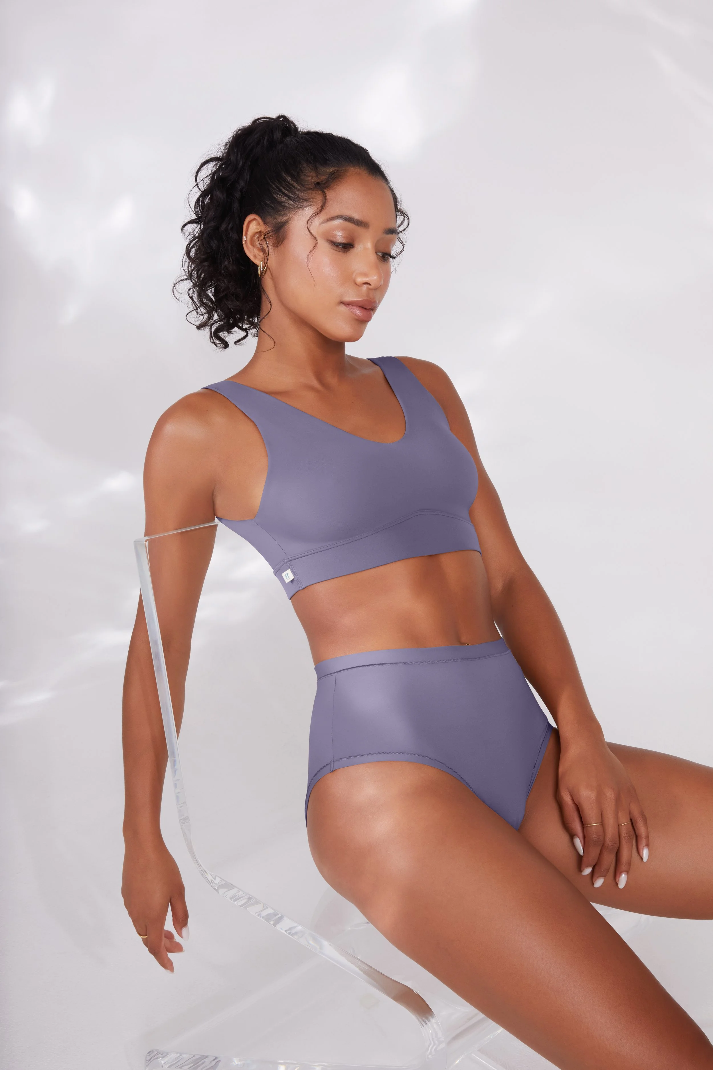 Lifestyle_Anna Ally_Liquid Light_Quartz Duo_2090.jpg