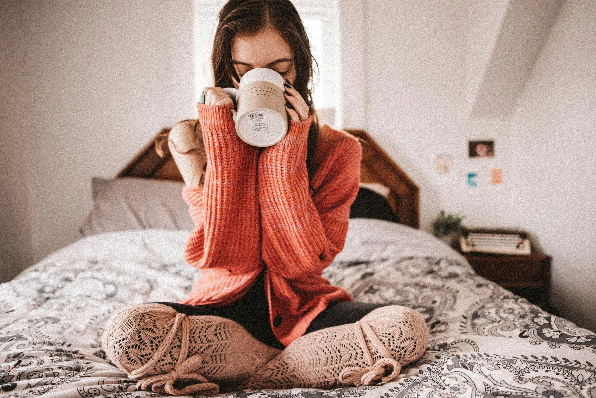 How to Create a Cozy Evening Coffee Routine