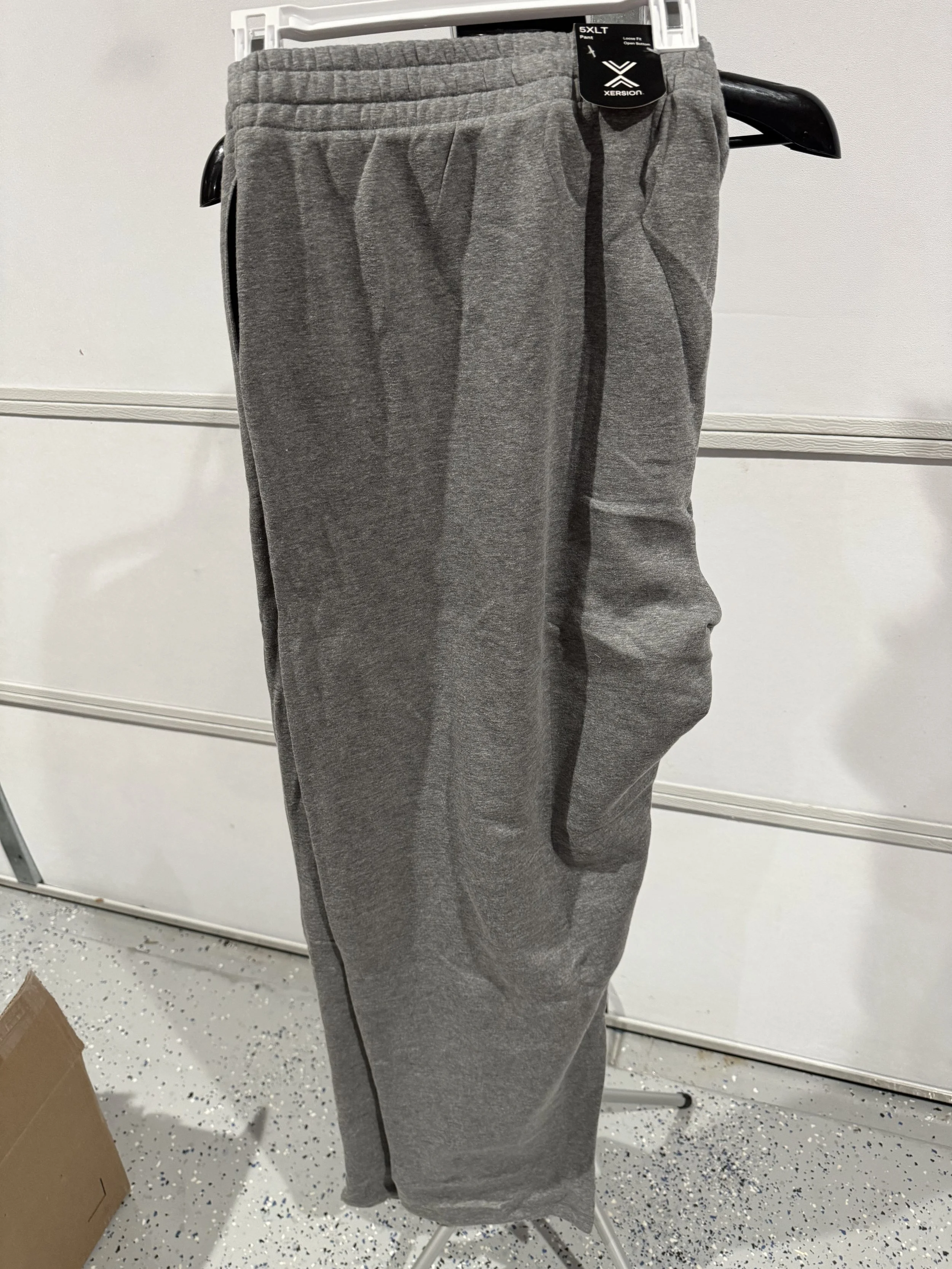 Xersion Mens Loose fit Open Bottom Size 5XLT