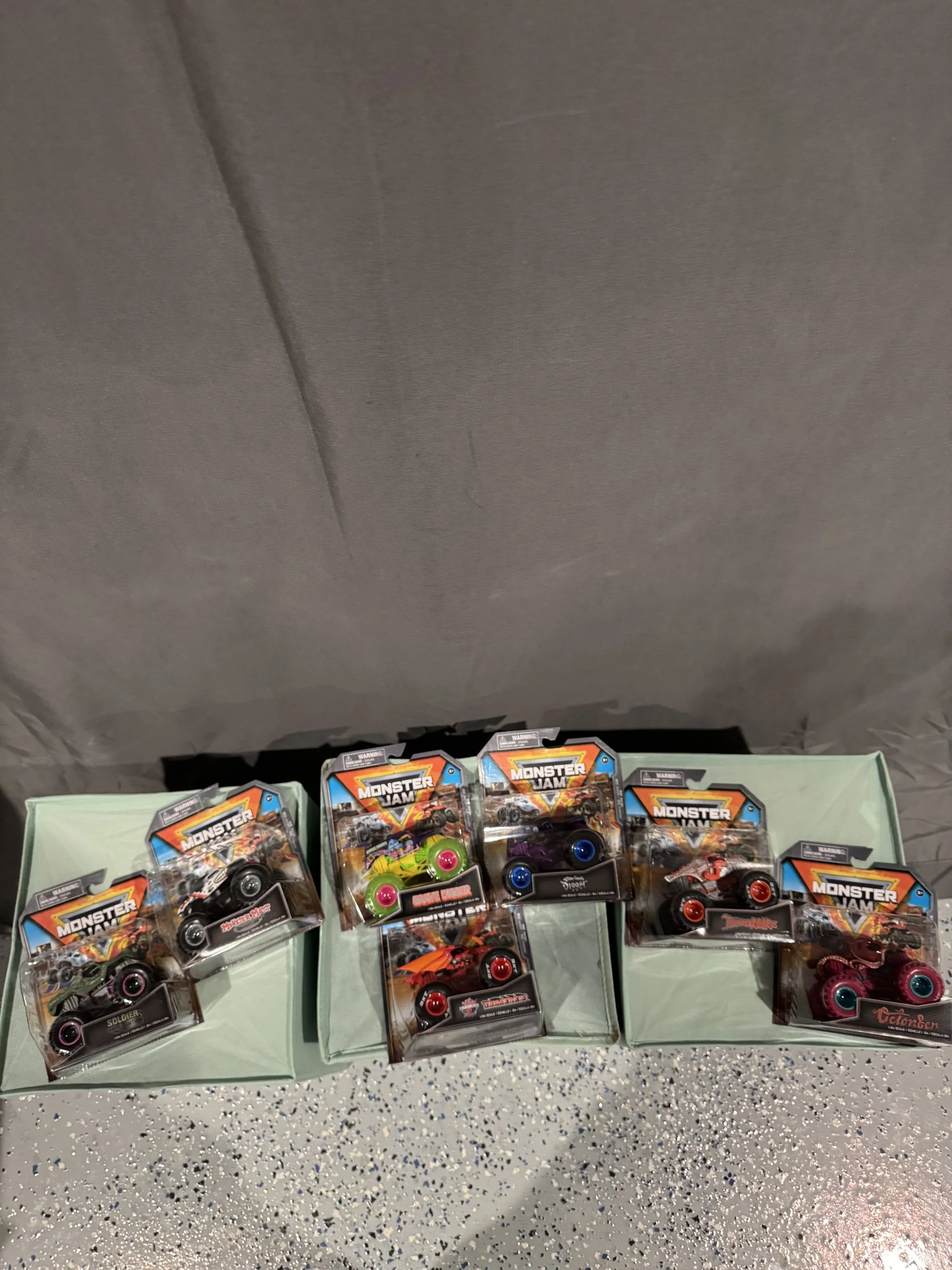 Monster Trucks & & Pack Bundle