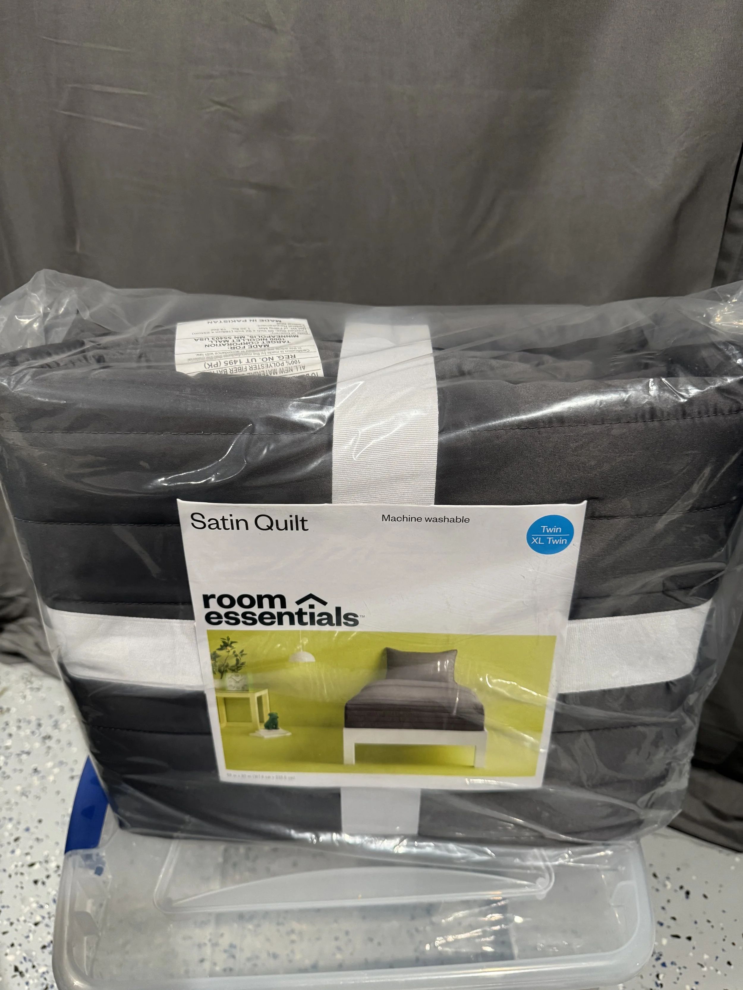 TWIN/TWINEXTRA LONG SATIN QUILT GRAY