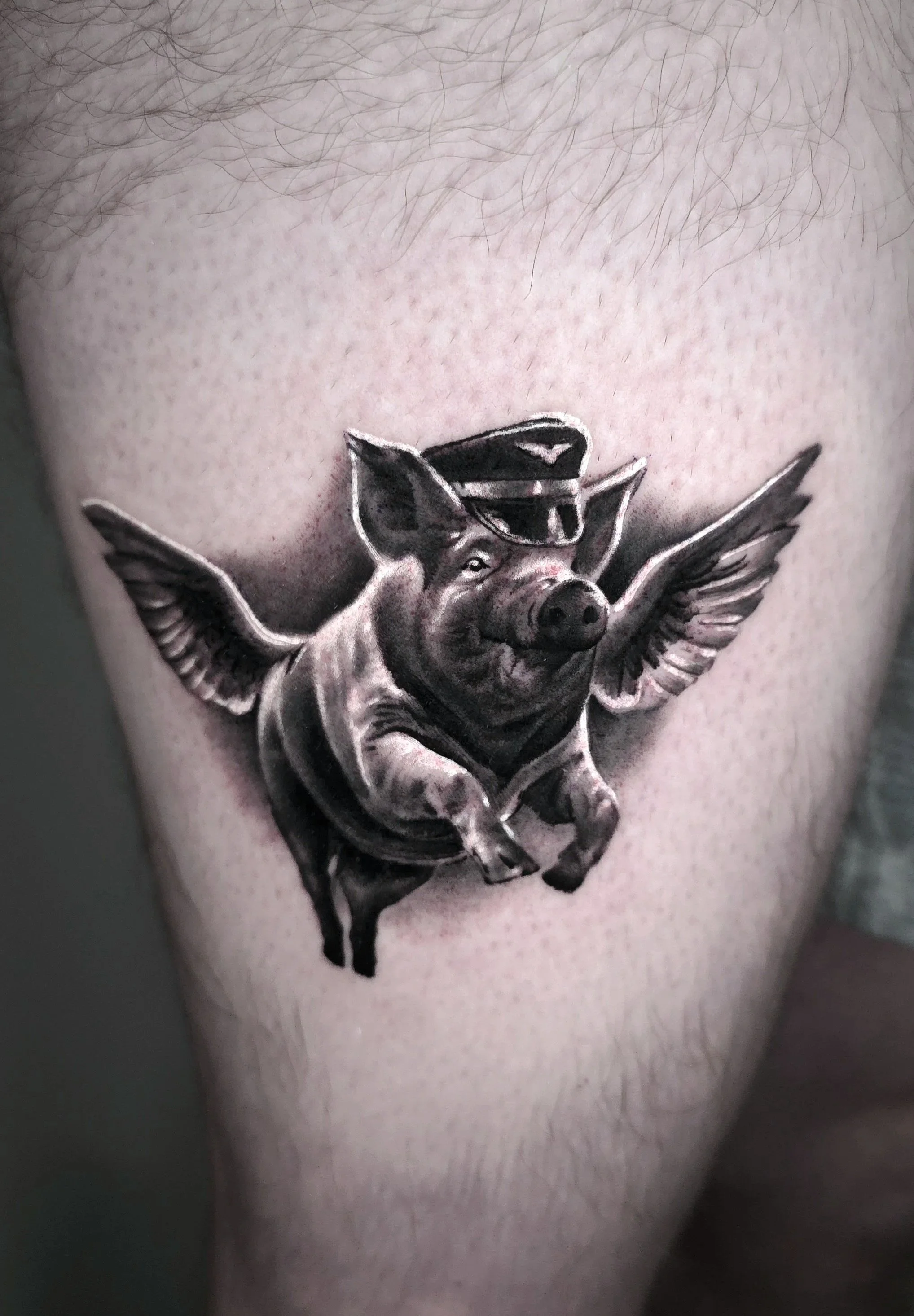blackandgrey-microrealism-tattoo.jpg