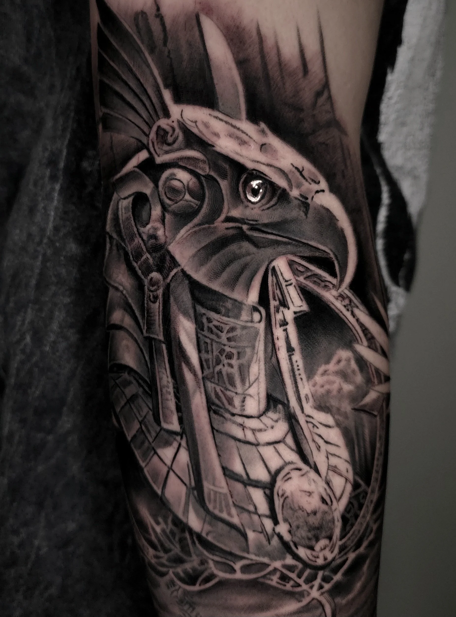 blackandgrey-realism-ra-egyptian-god-tattoo-chicago.jpg