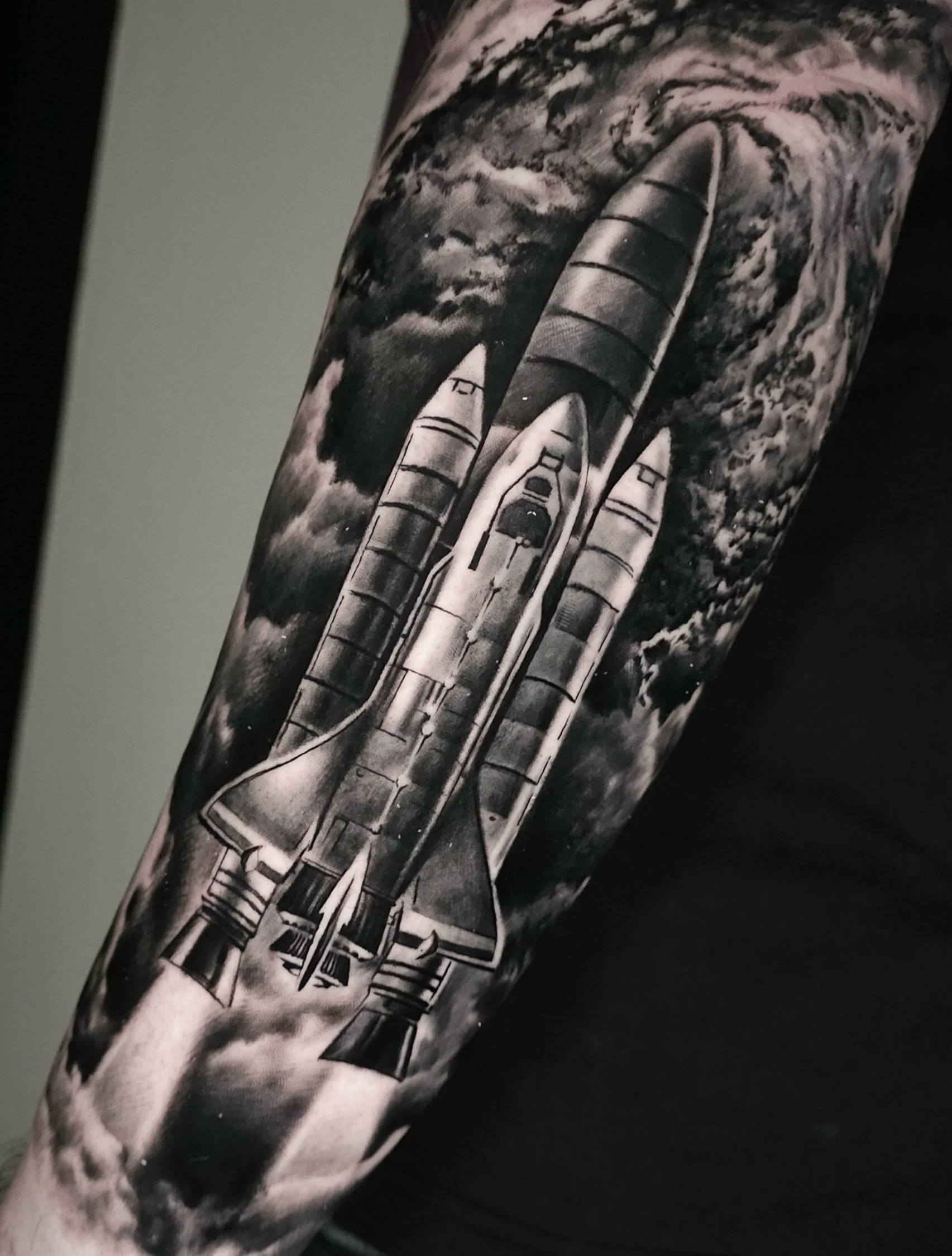 blackandgrey-realism-rocket-ship-space-tattoo-chicago.jpg