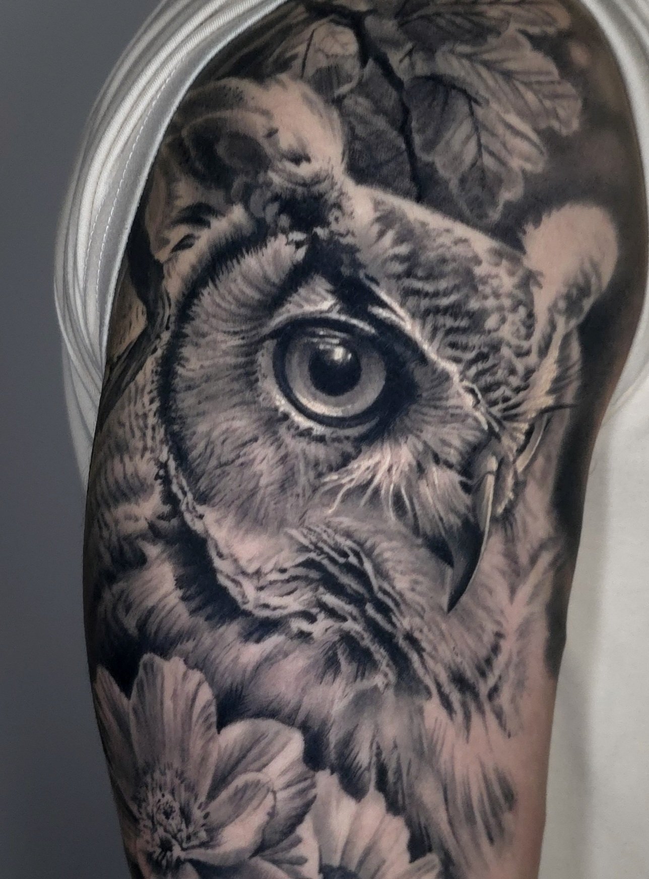 blackandgrey-realism-owl-tattoo-chicago.jpg