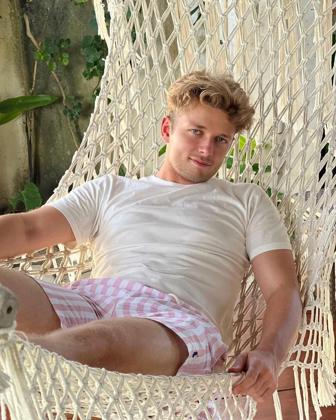 Siargao Philippines Photoshoot ......#vegastinderphotography #tinder #howtogetadate #flirting #o.jpg