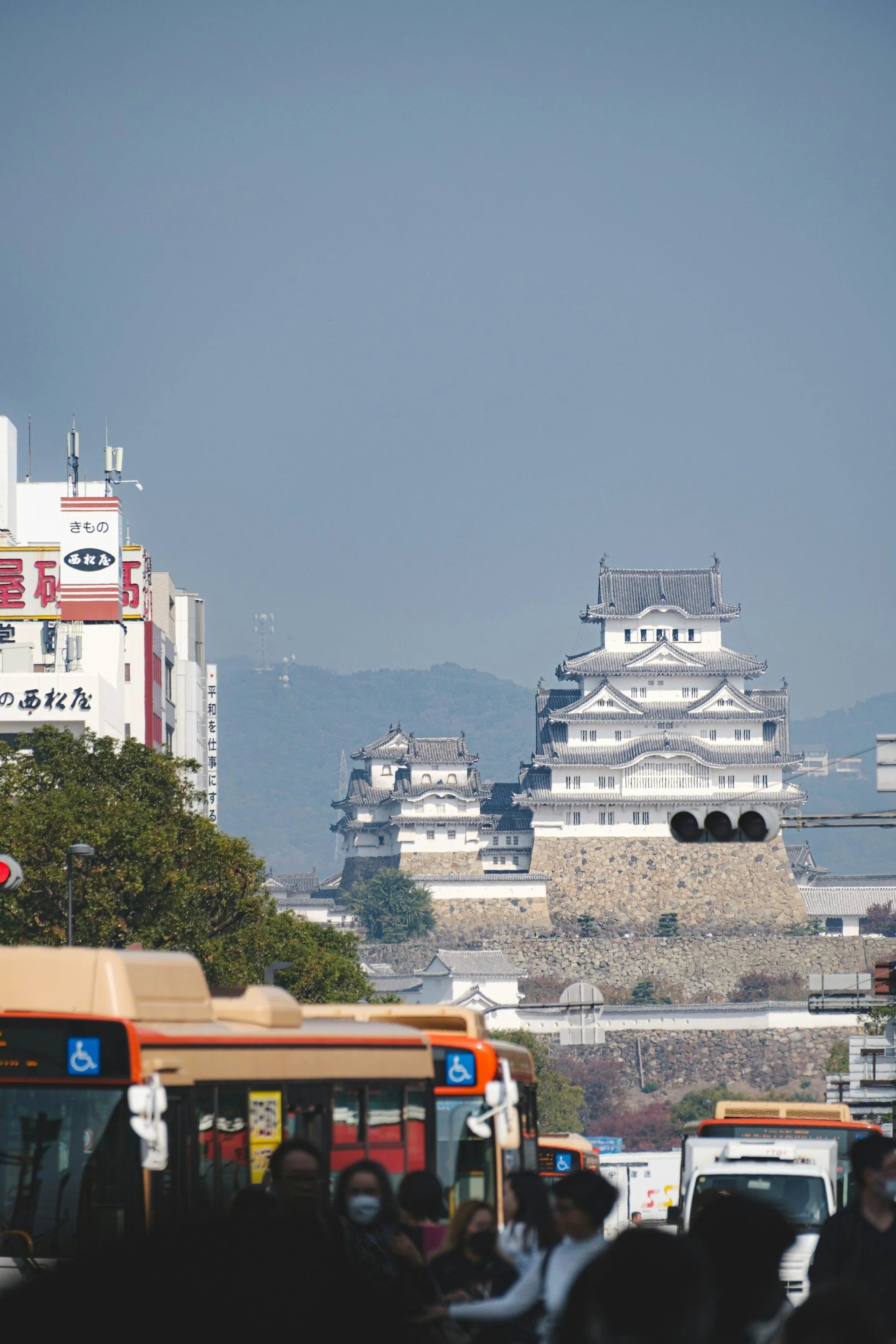 private-himeji-tour-authority-in-architecture-himeji-station.jpg