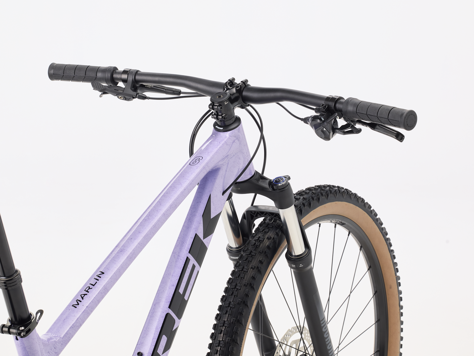 trek-marlin-6-gen-3-lavender-haze-cockpit.png