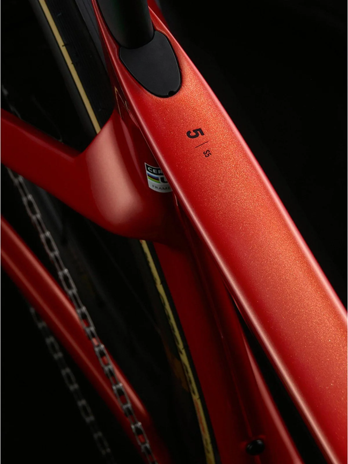 Cervélo S5 Carnelian red down tube detail