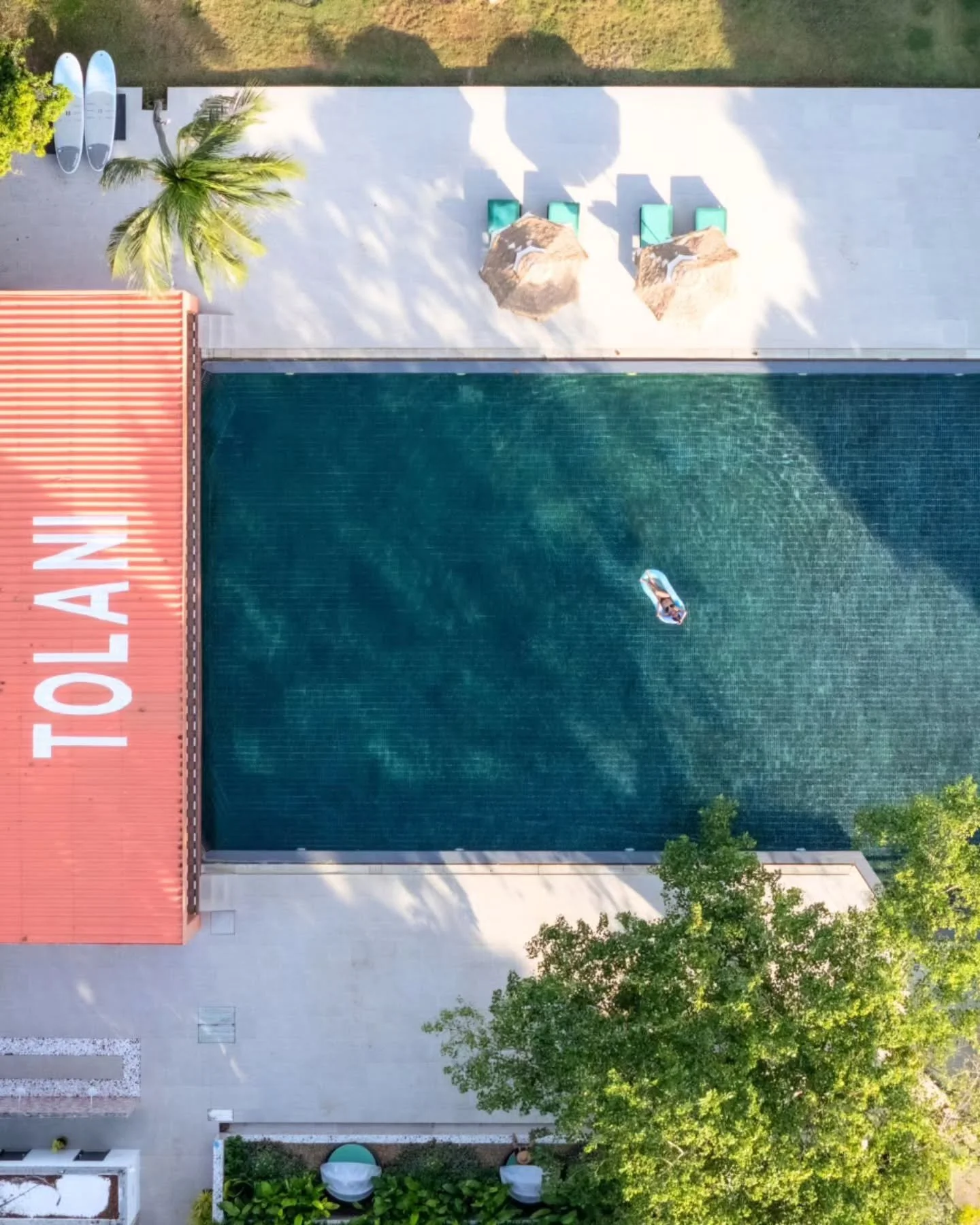 Let yourself slow down and drift into pure relaxation.🌅

Escape the busy days and treat yourself to a peaceful getaway, where sunshine, calm waters, and tropical vibes surround you.🏝️🌸

#TolaniResortKohSamui #KohSamui #TropicalVibes #ResortLife #T