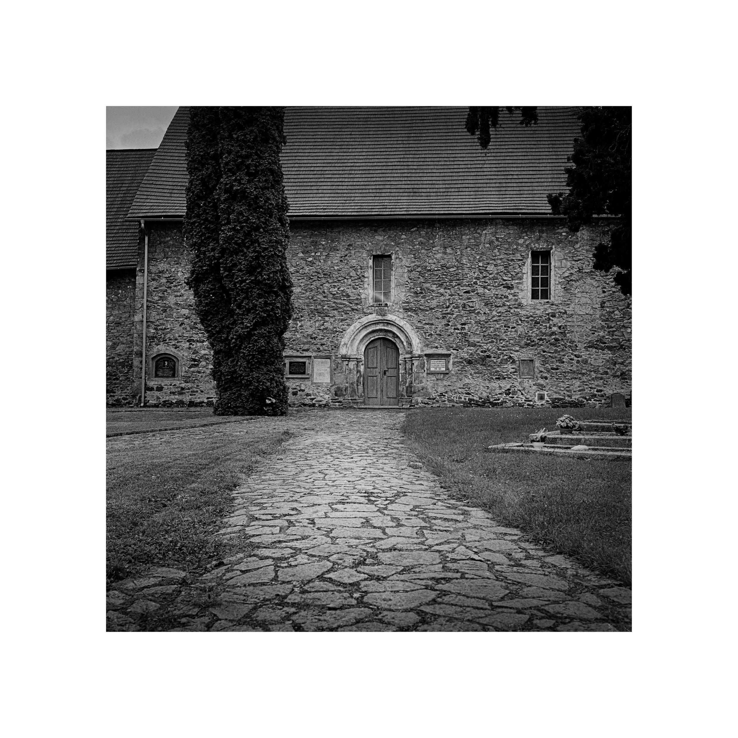 Dalecki-Ostrov_Kapelle_Weg-IG.jpeg
