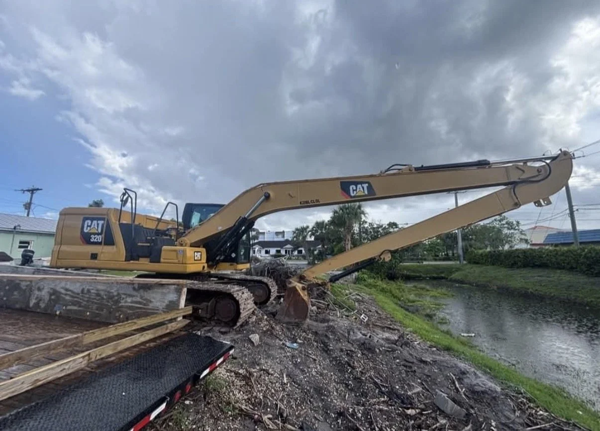 2021 CAT 320 w/Long Reach 50ft