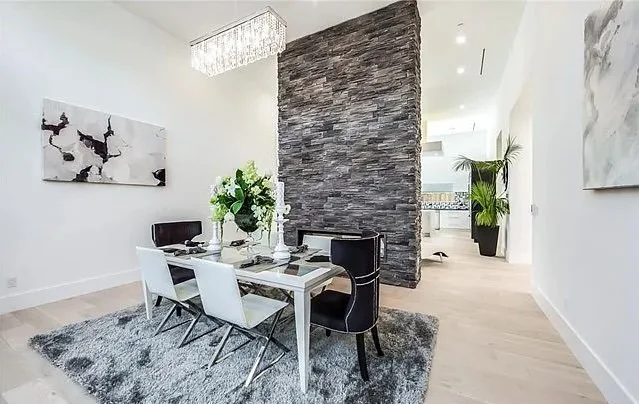 Marco dining side.jpg