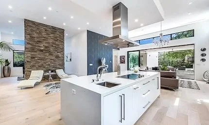 Marco Kitchen out.jpg