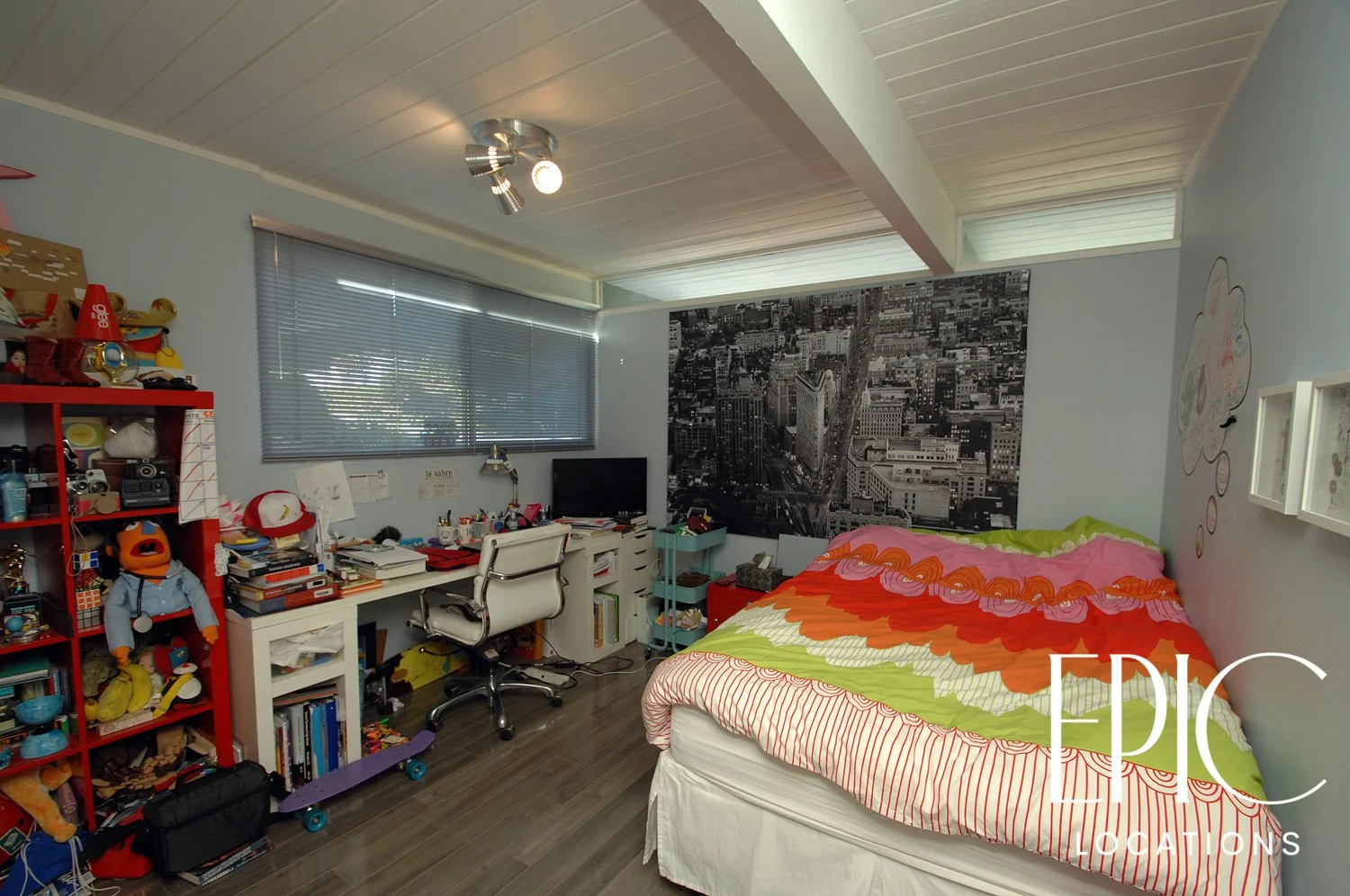 MID12800_041.jpg