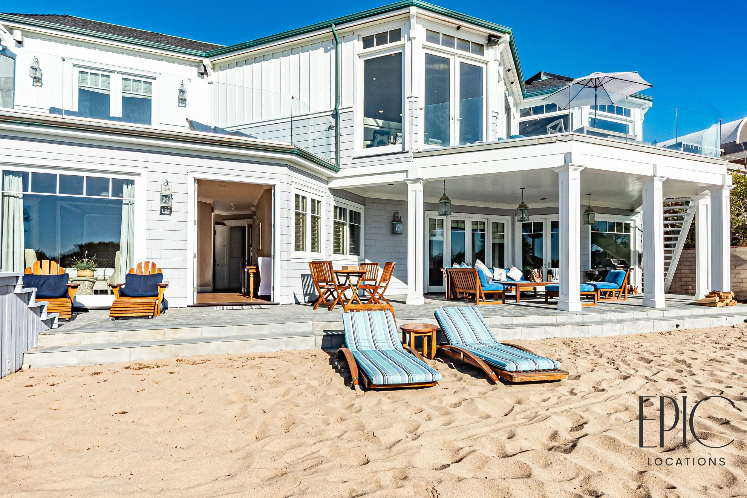 downstairs decks.jpg