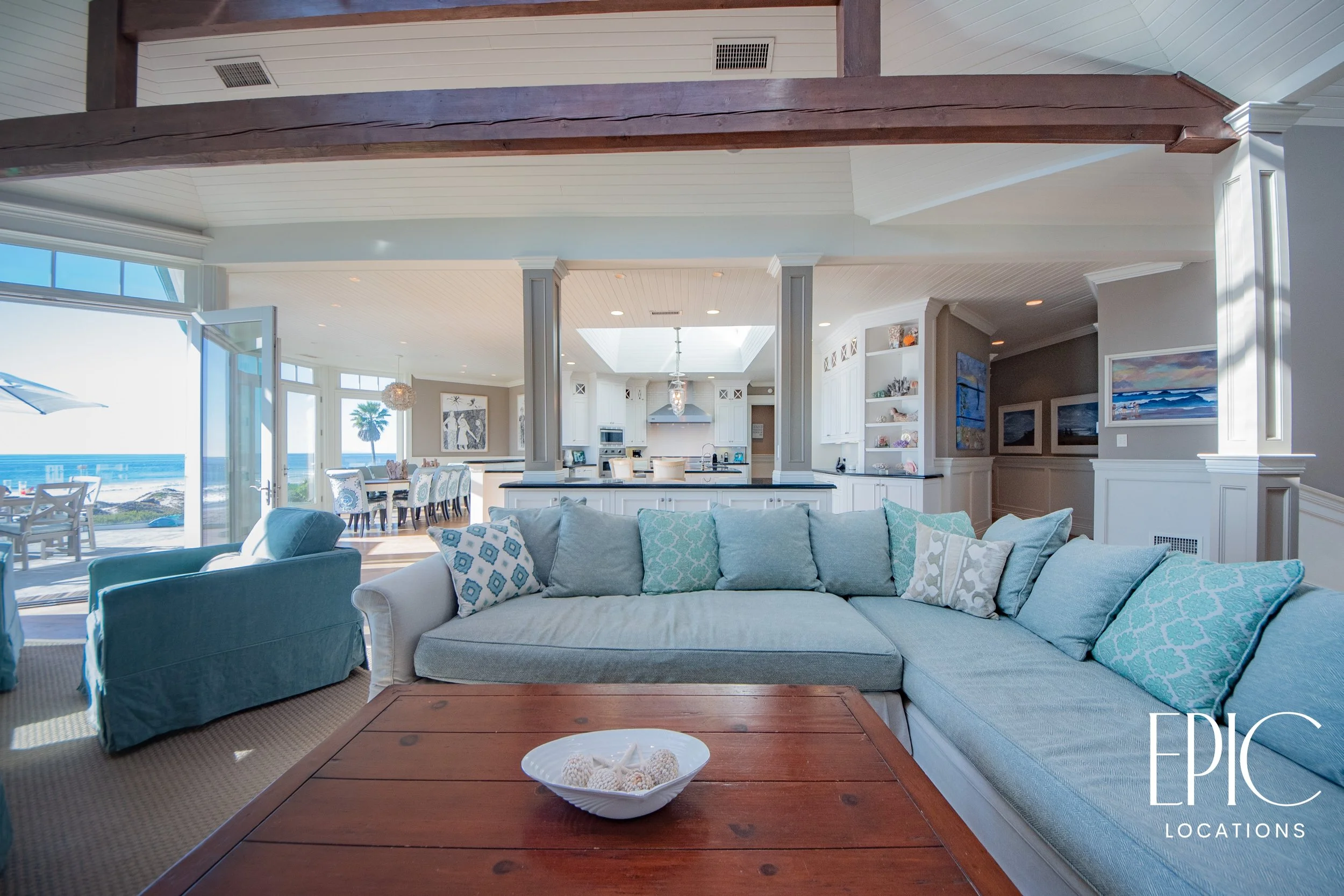 5 living room (1).jpg