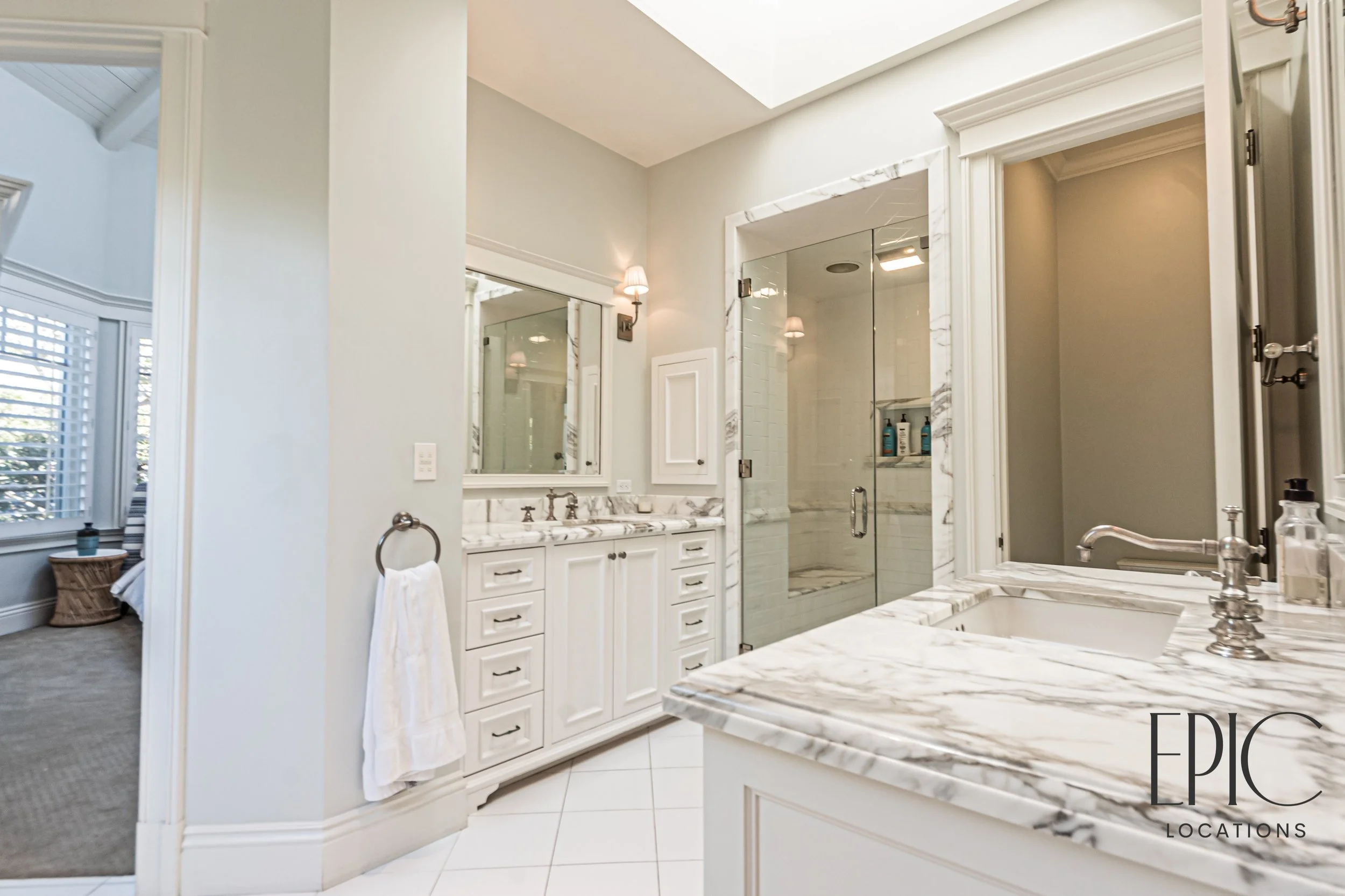 15 upper primary bath (1).jpg