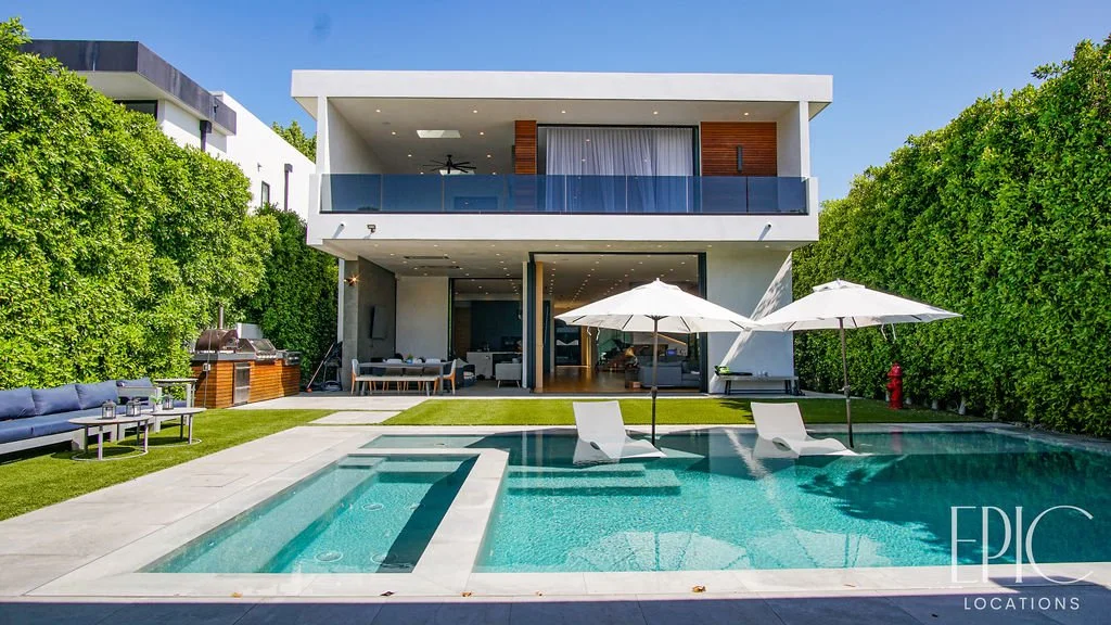 Carlton | Sherman Oaks