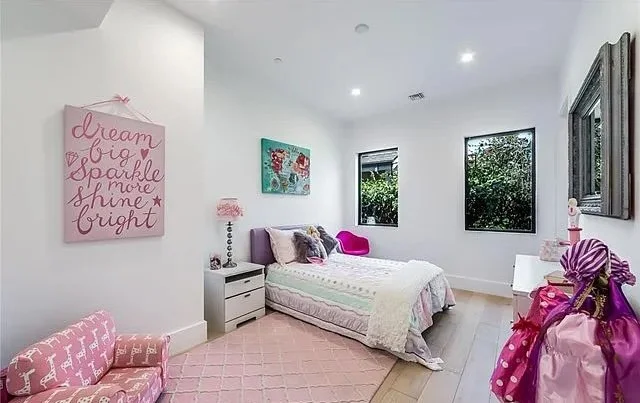 Marco girls room.jpg