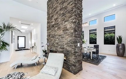 Marco Chaise Living.jpg