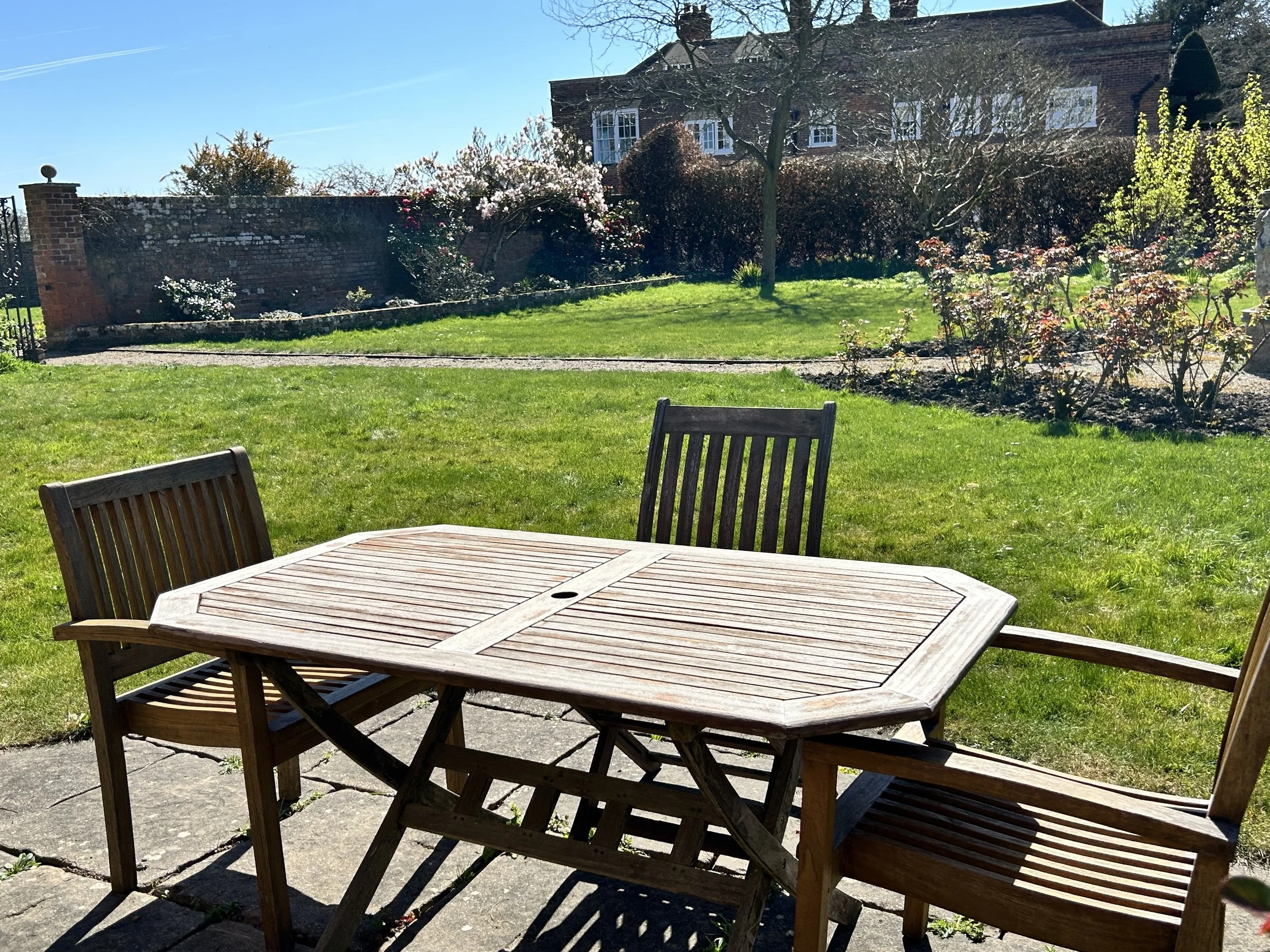 Fysh Exterior w:table to gate.jpg