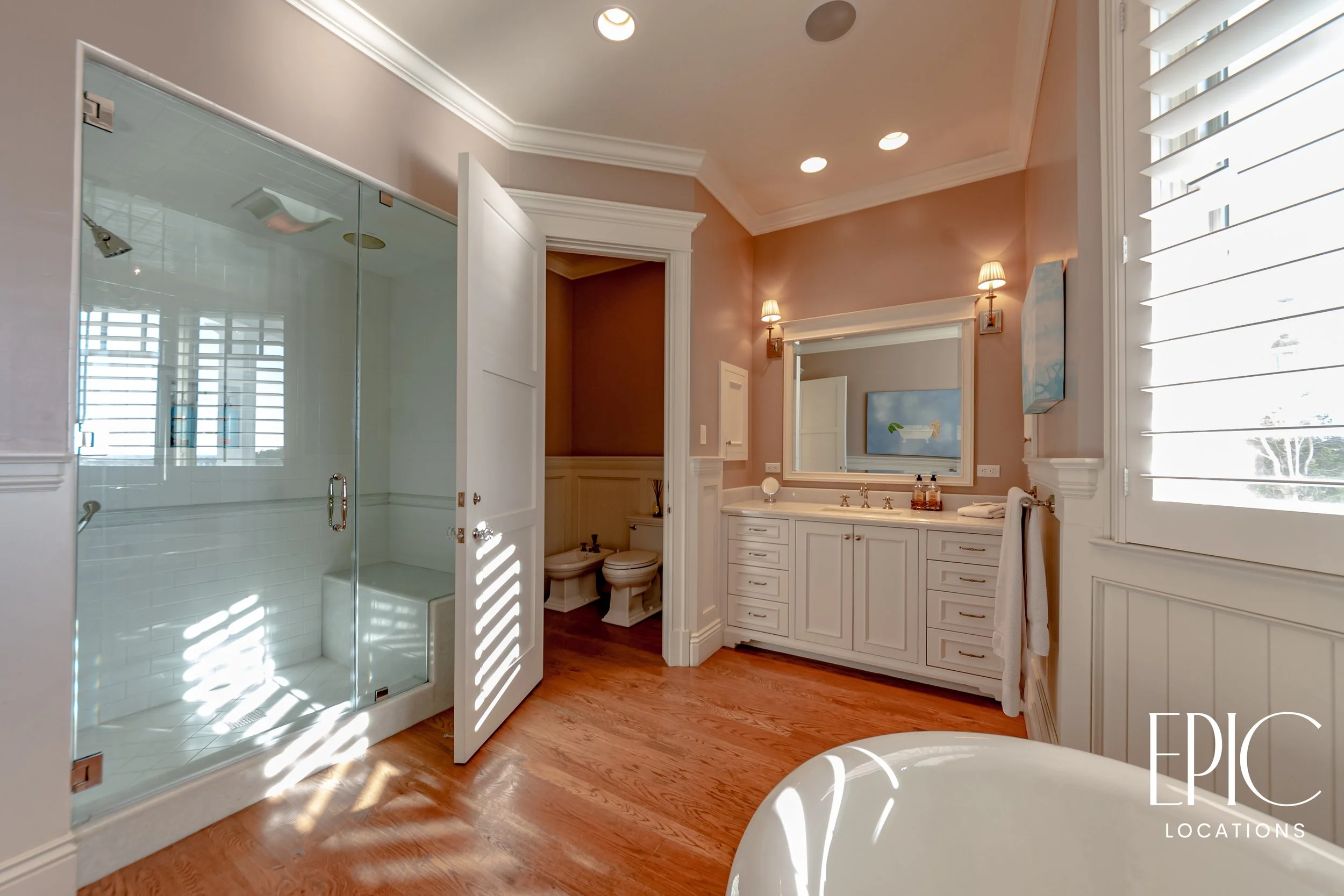 22 hers primary bath (1).jpg