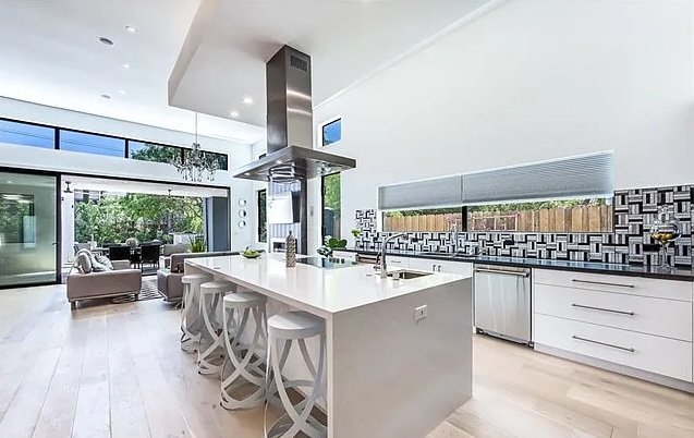 Marco - bar side.jpg