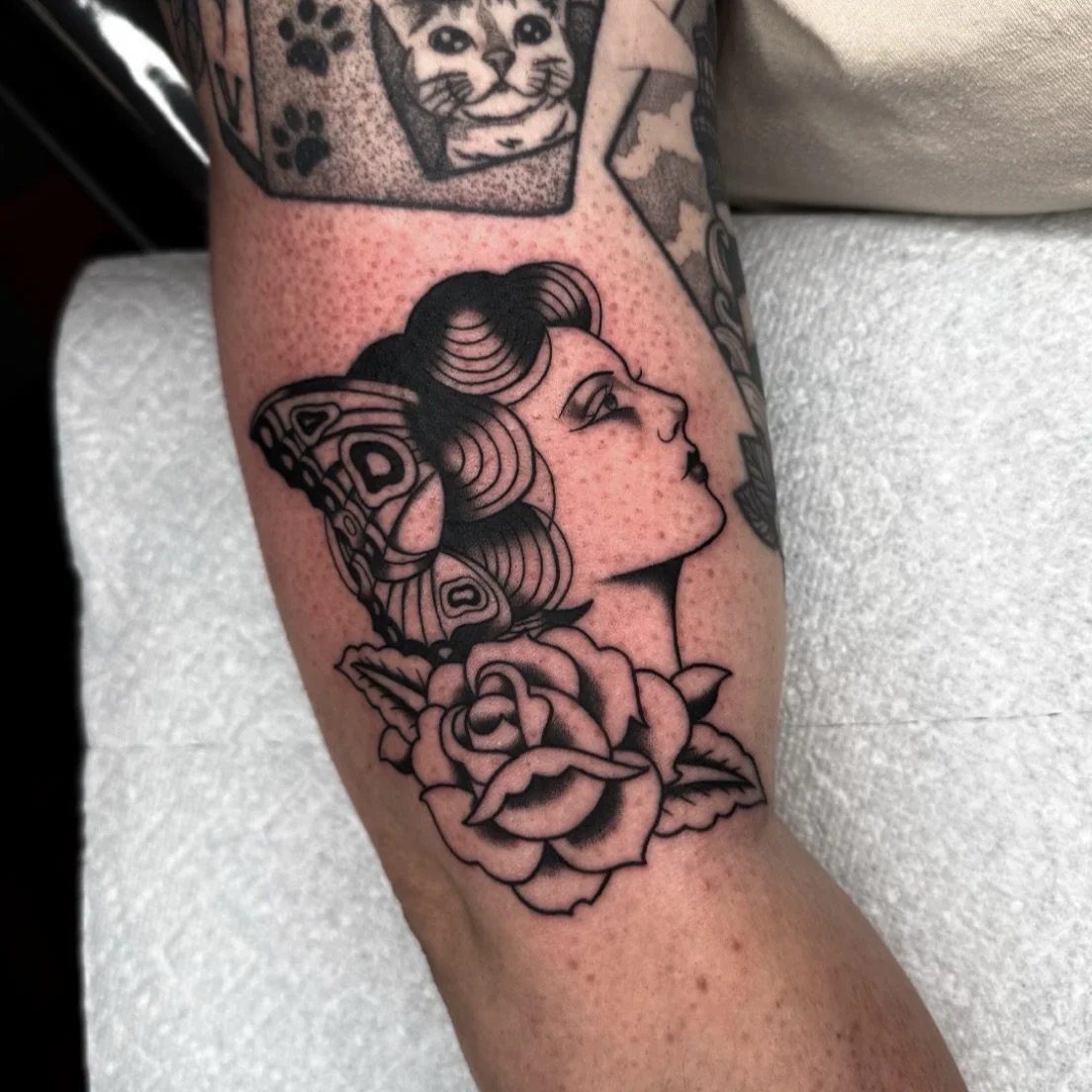 Thank you, Chelsea! 🦋🌹
.
.
.
#northgeorgiatattooartists #georgiatattooartist #romega #atlantatattooartist #downtownromega