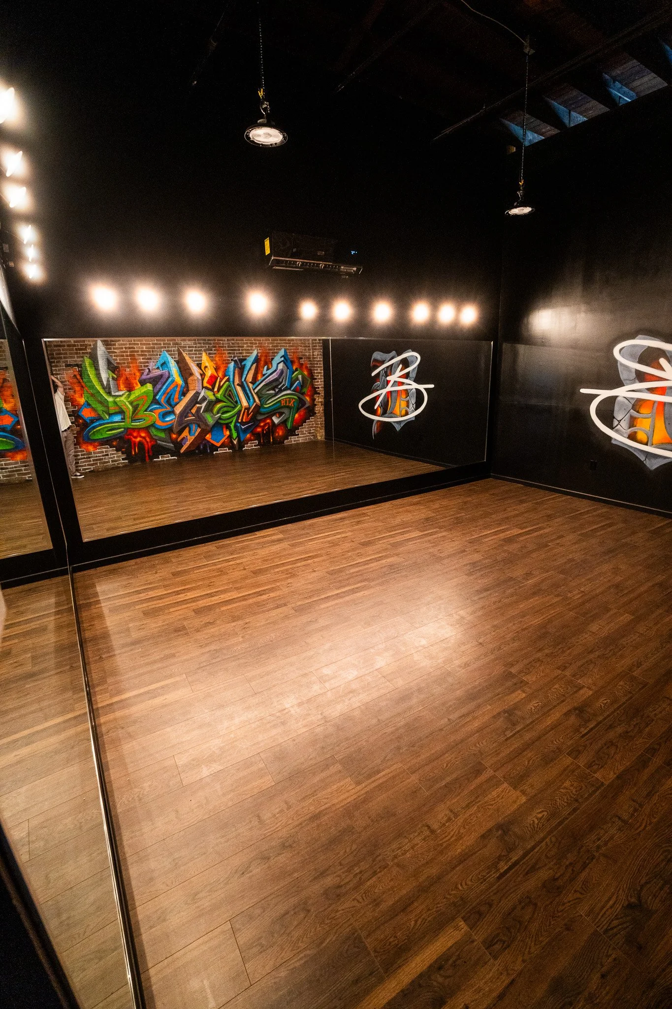 Posing room in Believe HTX Gym