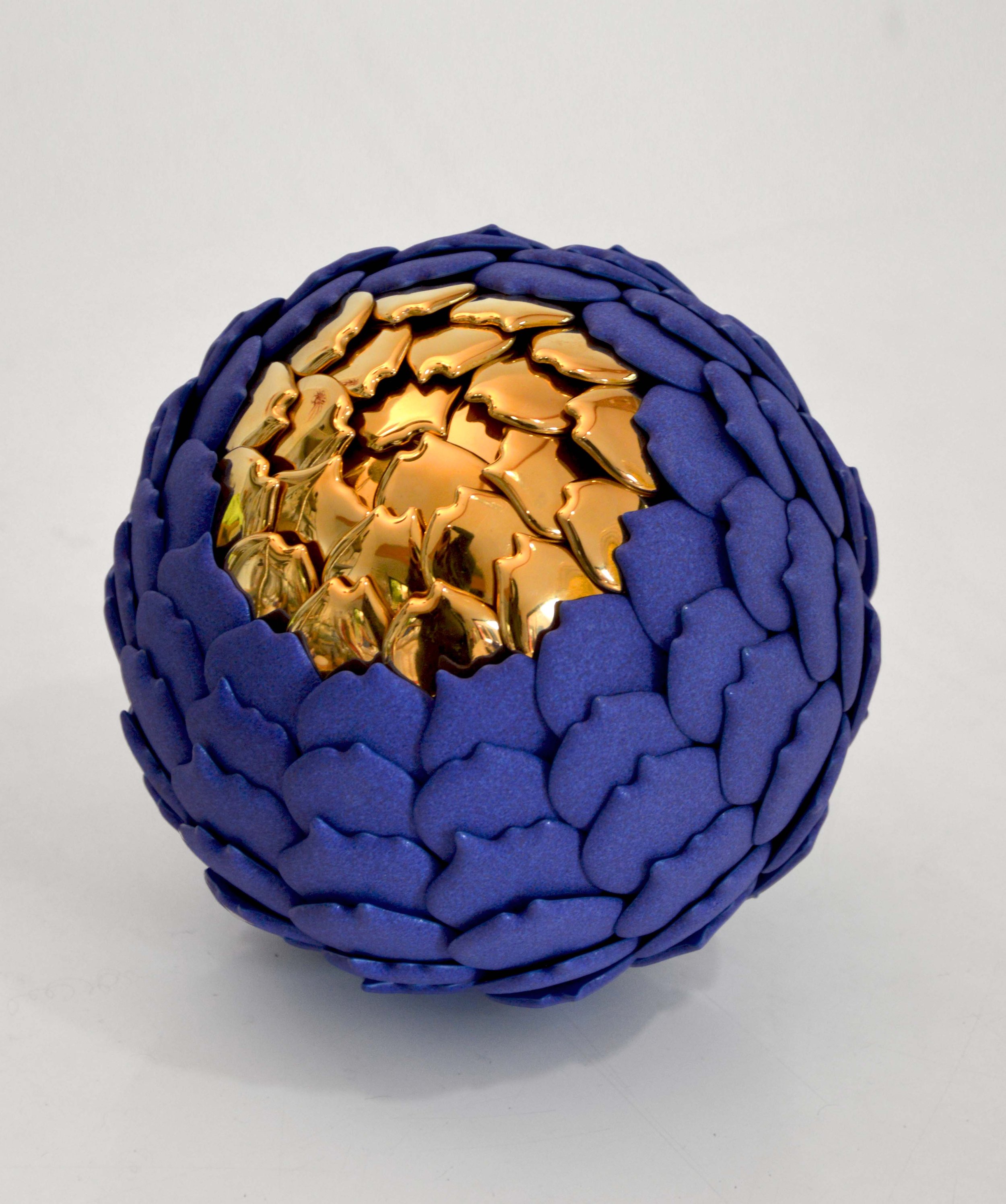 Small Royal bleu 1 MID.jpg