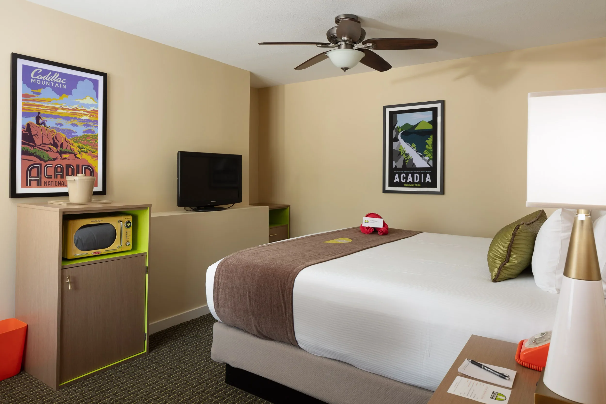 Bar Harbor Motel-Kevin-Edge-Photography-10.webp