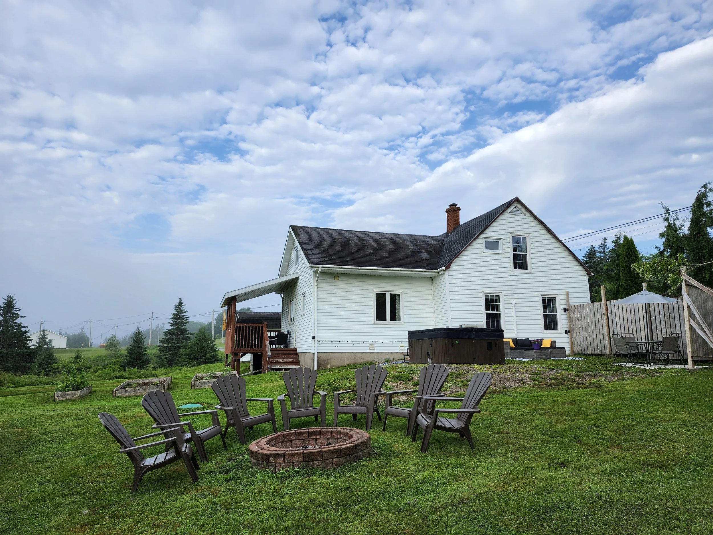 Evenings well spent around the fire, with room to soak, sit, and stay awhile.
