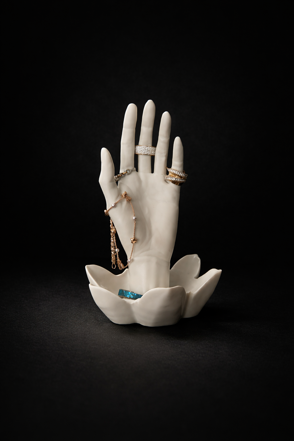 Hand WEBREADY BLANC.png