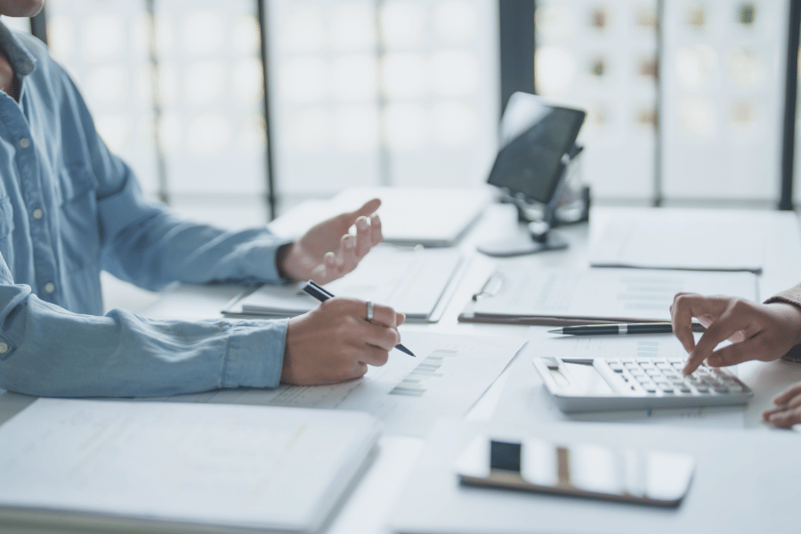 The Differences Between a Leader and a Manager – Which Are You?