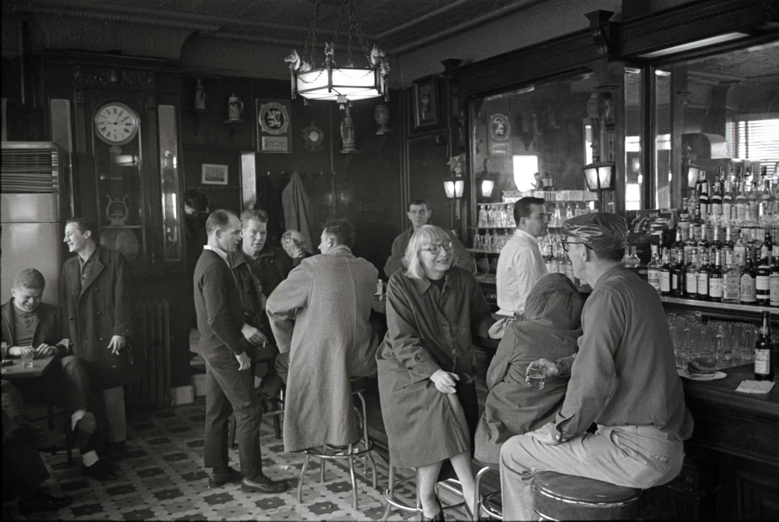 Jane Jacobs and a friend at the White Horse Tavern in Greenwich Village