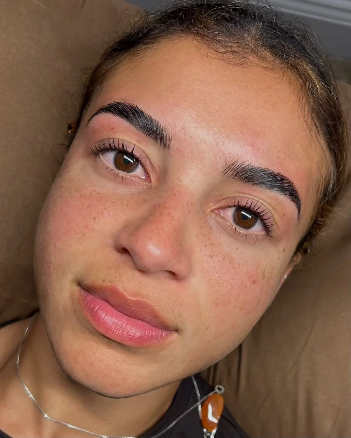 Waking up with your lashes and brows already done? That&rsquo;s the beauty of Minnie! ✨ She&rsquo;s in Platform 2 doing lashes and brows, a lovely duo that hold up for weeks. 

Book in with @madebyme.beauty.