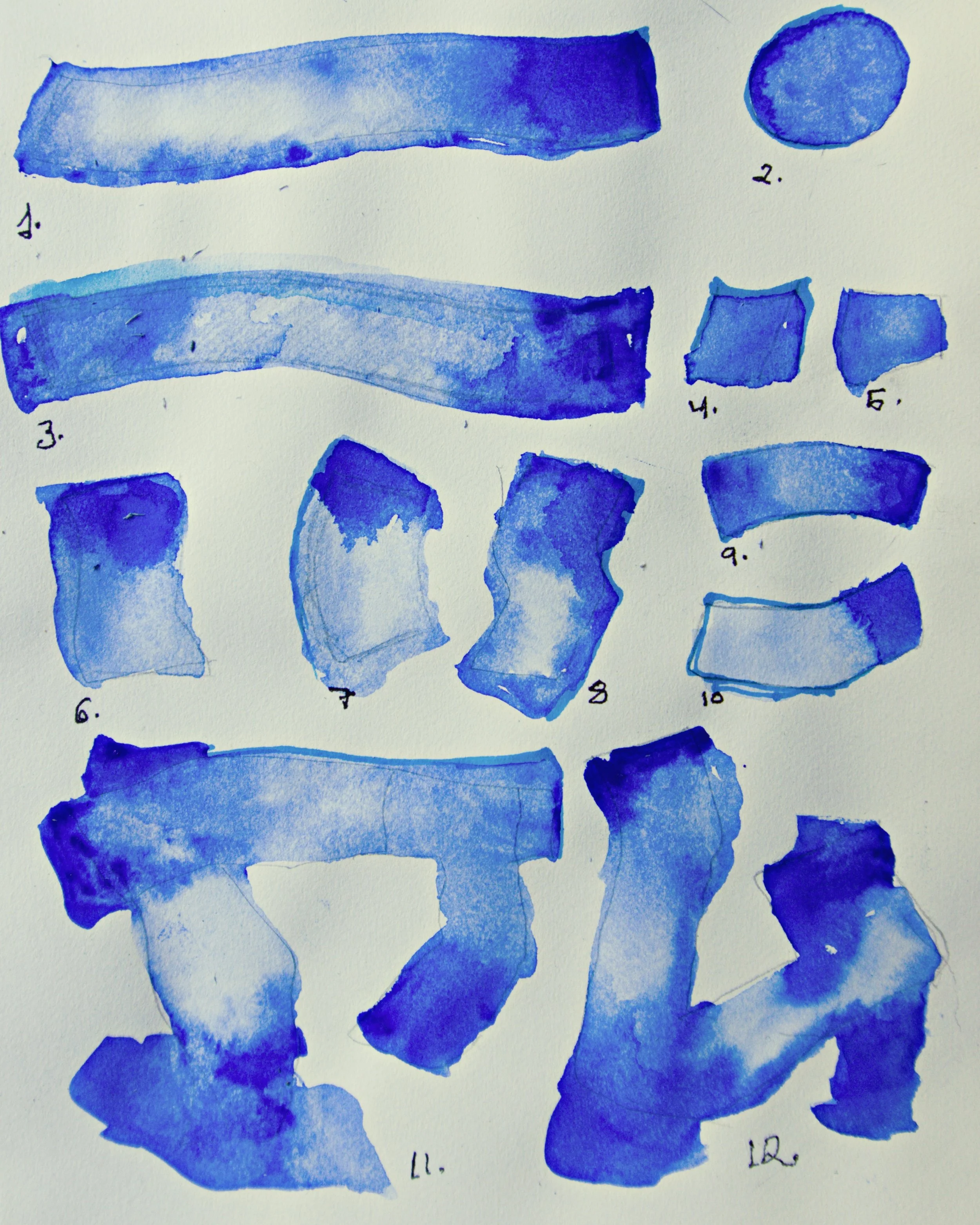 Diferentes muestras de pintura en acuarela en tonos azules, numeradas del 1 al 12, mostrando diversas formas y trazos.
