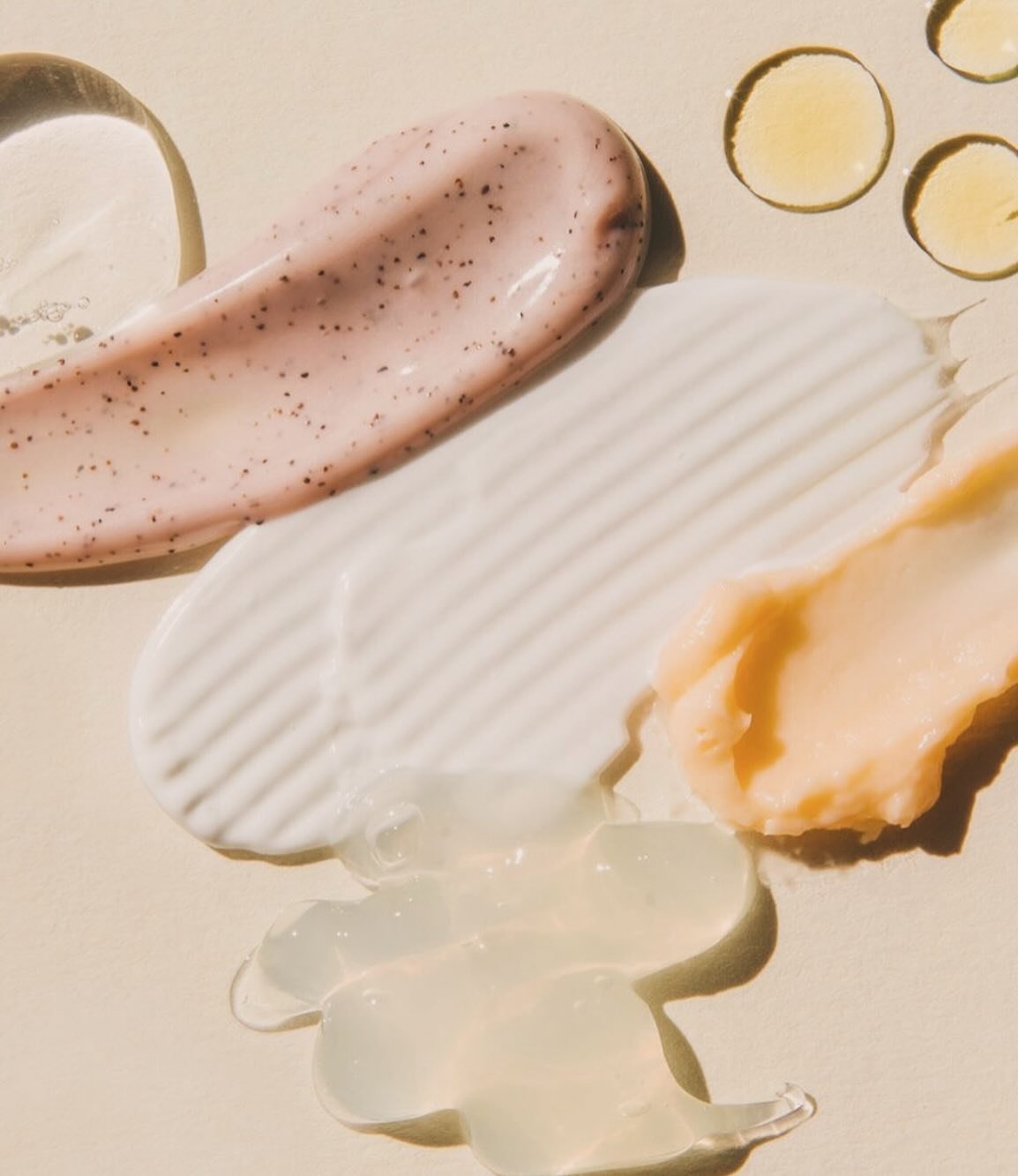 Tu voulais en savoir plus sur nos soins du visage chez Maison Nouvel? Laisse moi t&rsquo;en dire plus! :D

// Hydratant AQUAPHYT&rsquo;S
&Agrave; base d&rsquo;acide hyaluronique, d&rsquo;aloe vera et d&rsquo;huiles v&eacute;g&eacute;tales, ce soin go