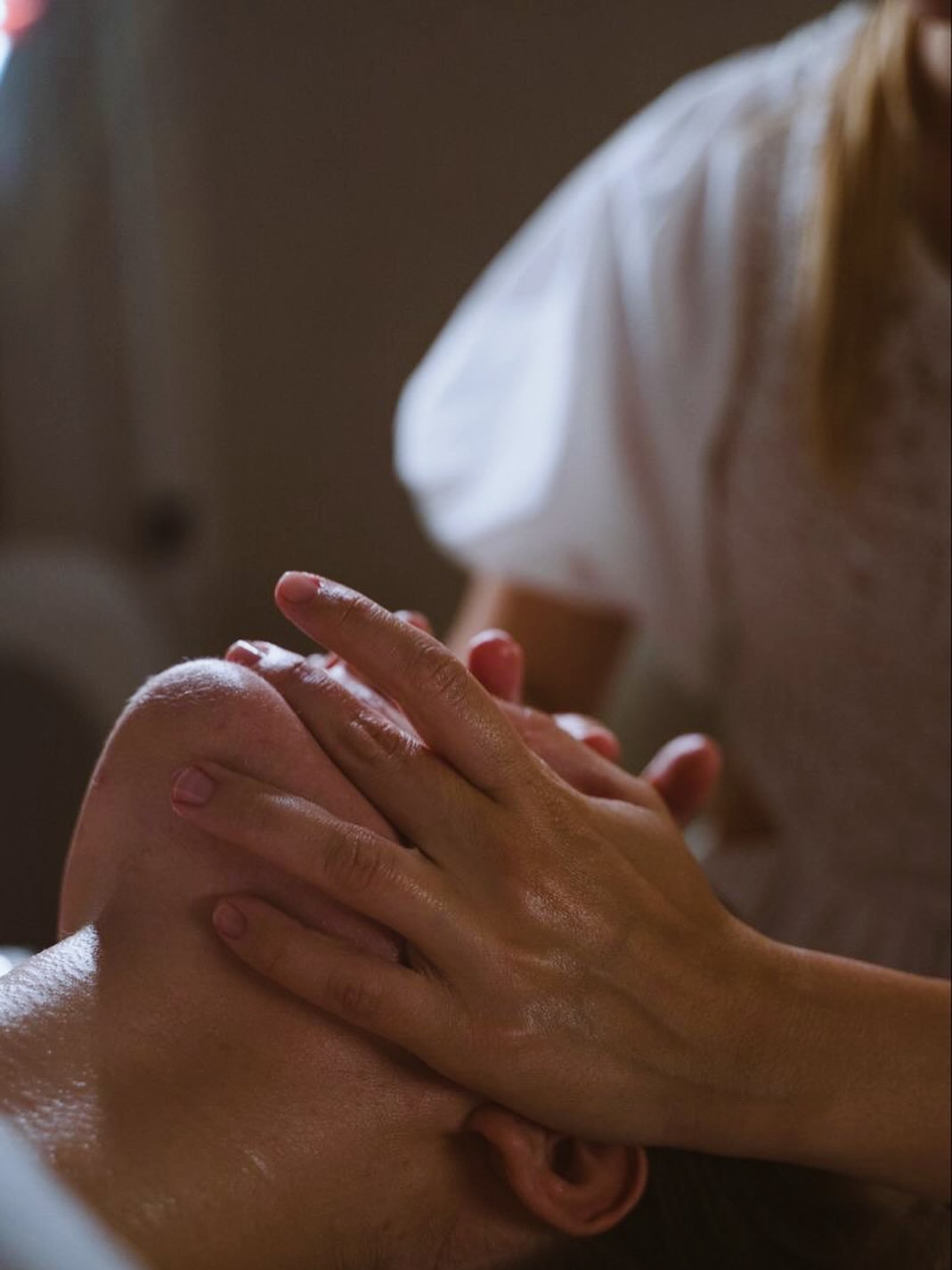 Tu te demandais c&rsquo;est quoi le Kobido? Alors voici un court r&eacute;sum&eacute; de ce qui t&rsquo;attend quand tu r&eacute;serves avec Julie! :)

Le Kobido est un massage facial japonais ancestral qui stimule en profondeur la peau et les muscle