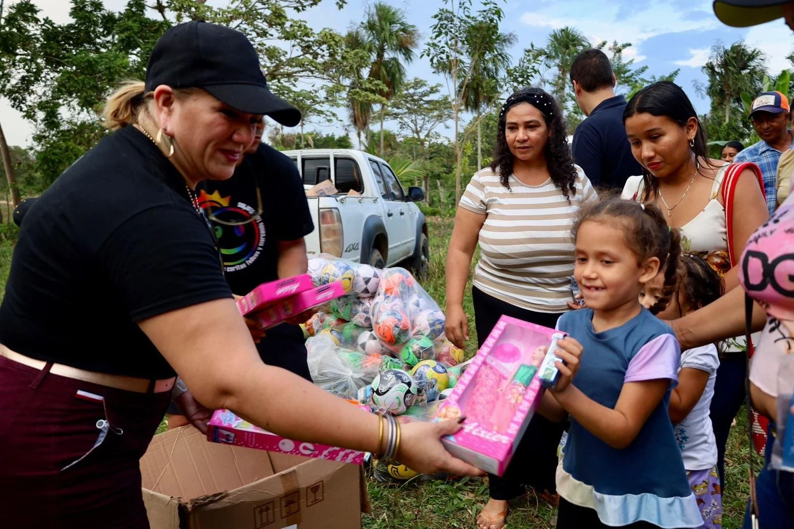 Llevando alegria en la Navidad a los niños de Colombia