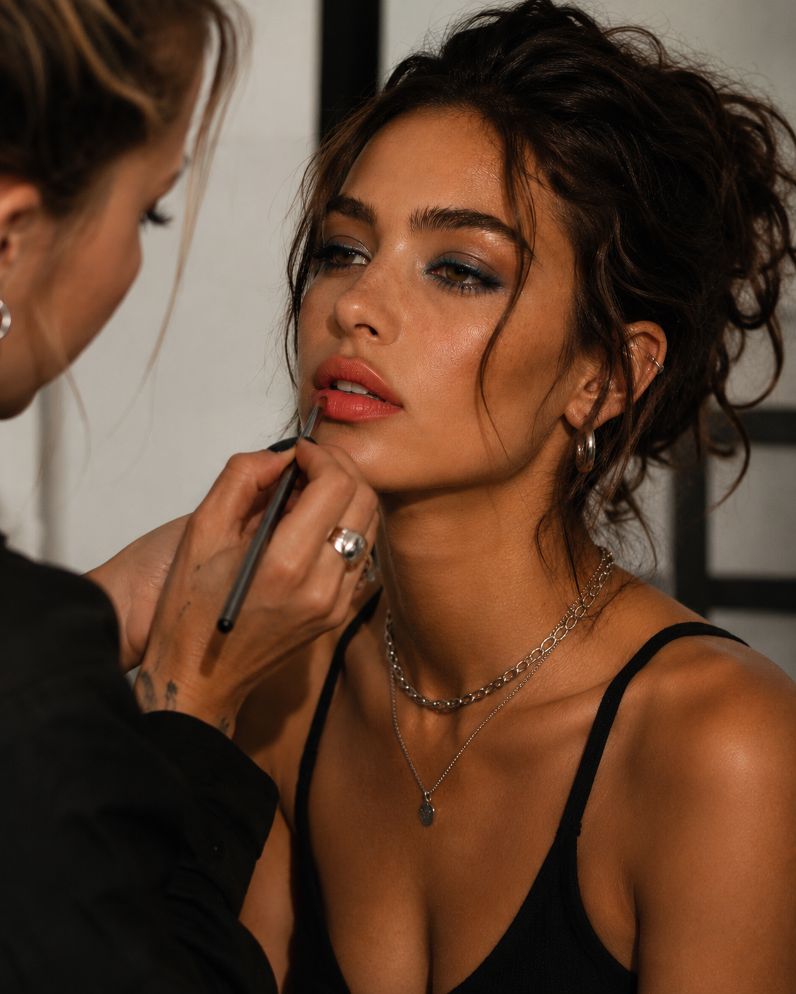 Grunge Glam &amp; Cool-Girl Makeup — How to Wear Summer 2026’s Edgiest Trend
