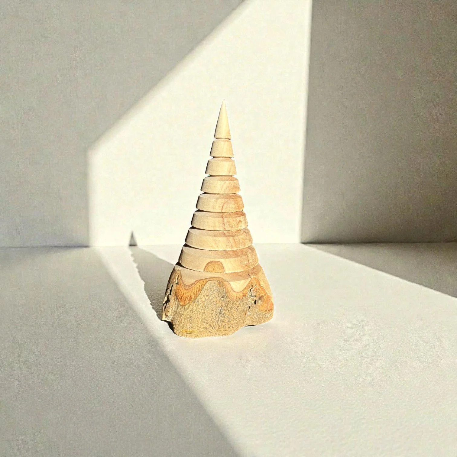 Holzbaum, gedrechselt