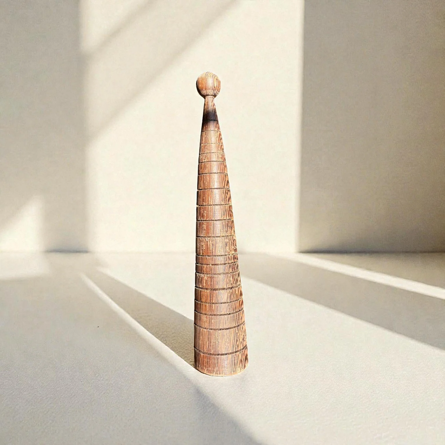 Holzbaum, gedrechselt