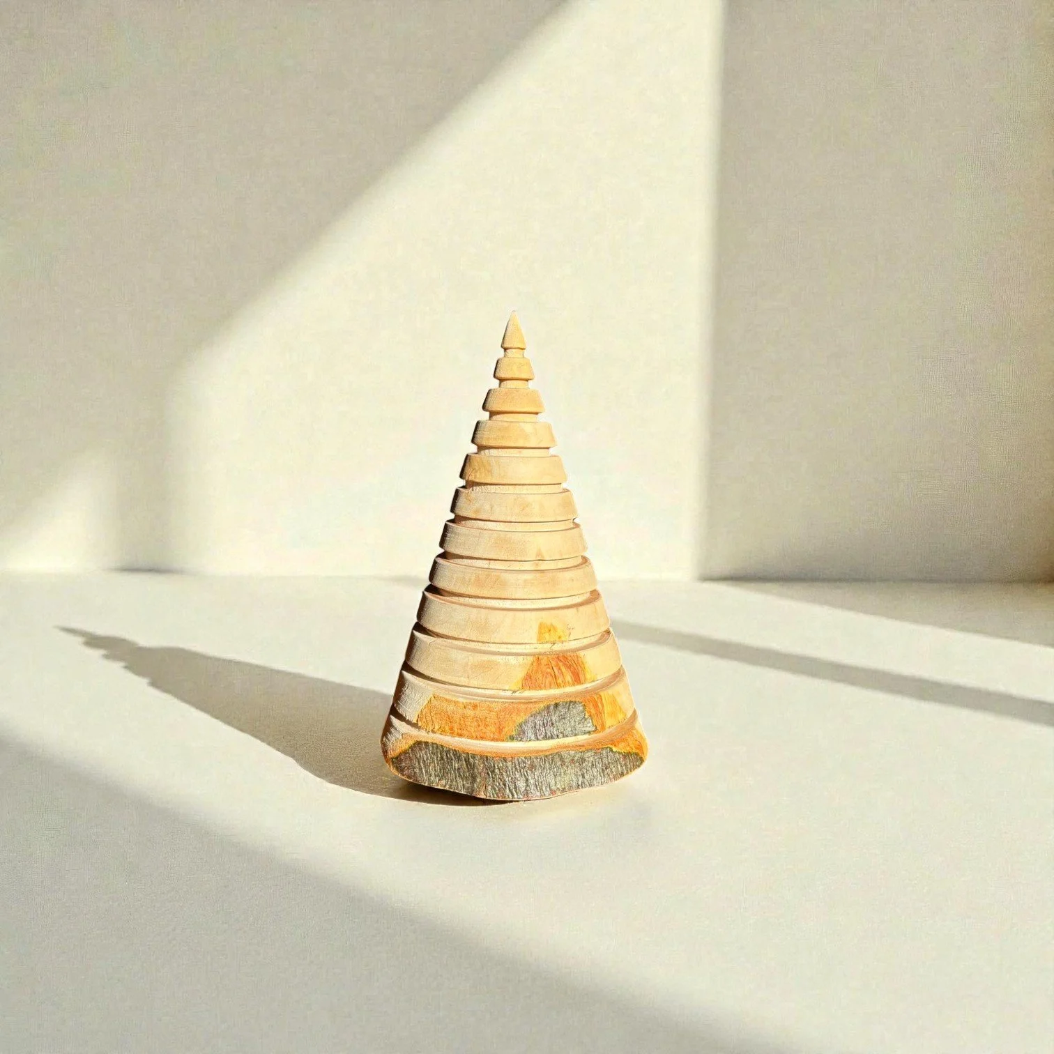 Holzbaum, gedrechselt